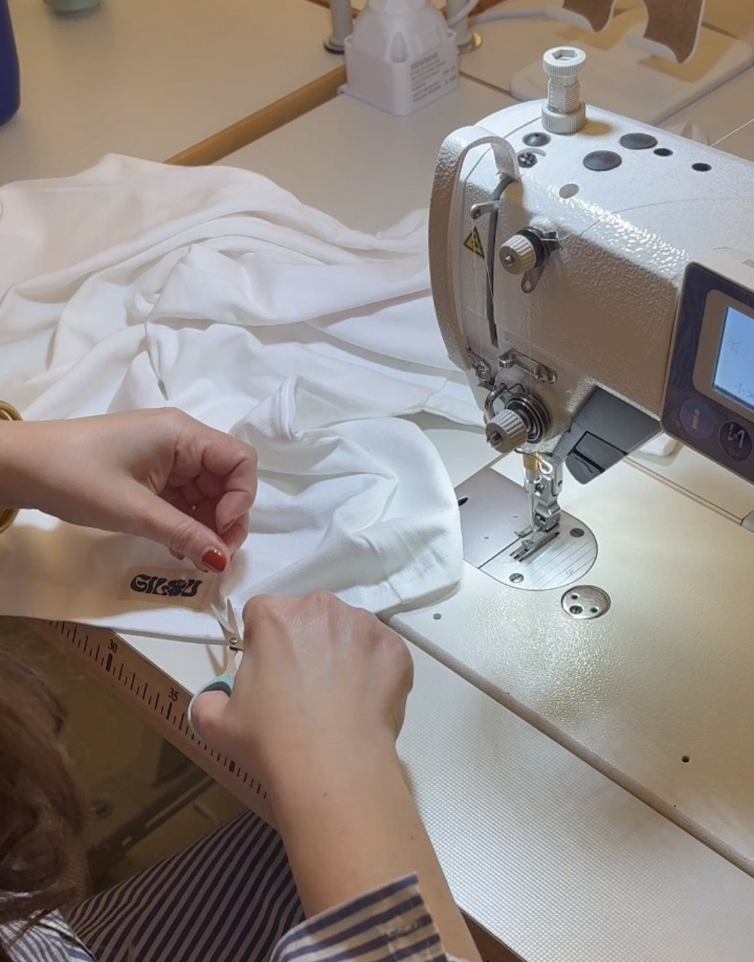 Couture d’un t-shirt Gilou à Montpellier